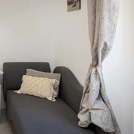 Shanti Atmosphere By In Apartment Rom